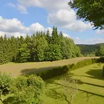 Gruppenhaus In Monschau Am Wald بيت للعطل *