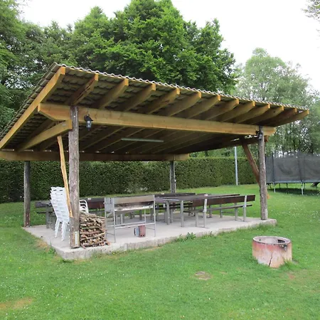Сasa de vacaciones Gruppenhaus In Monschau Am Wald Alzen